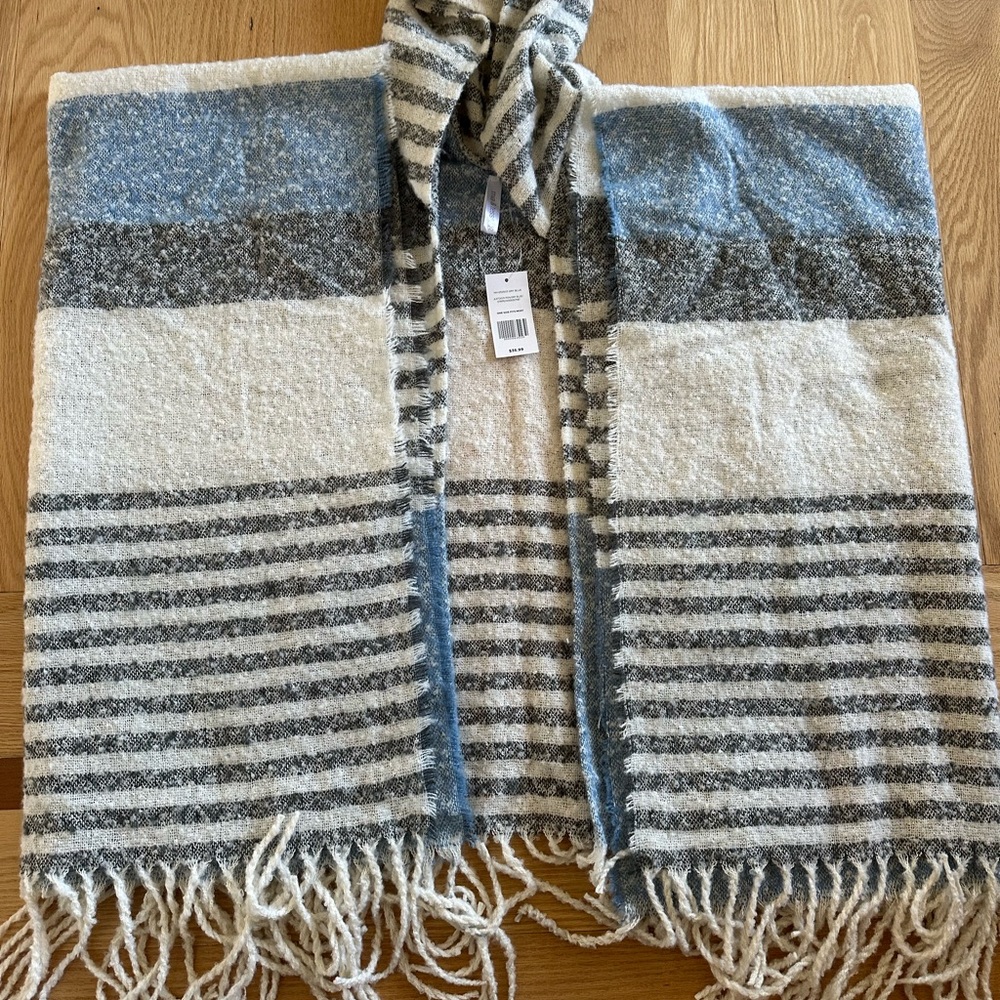 Super soft and cozy pancho with hood